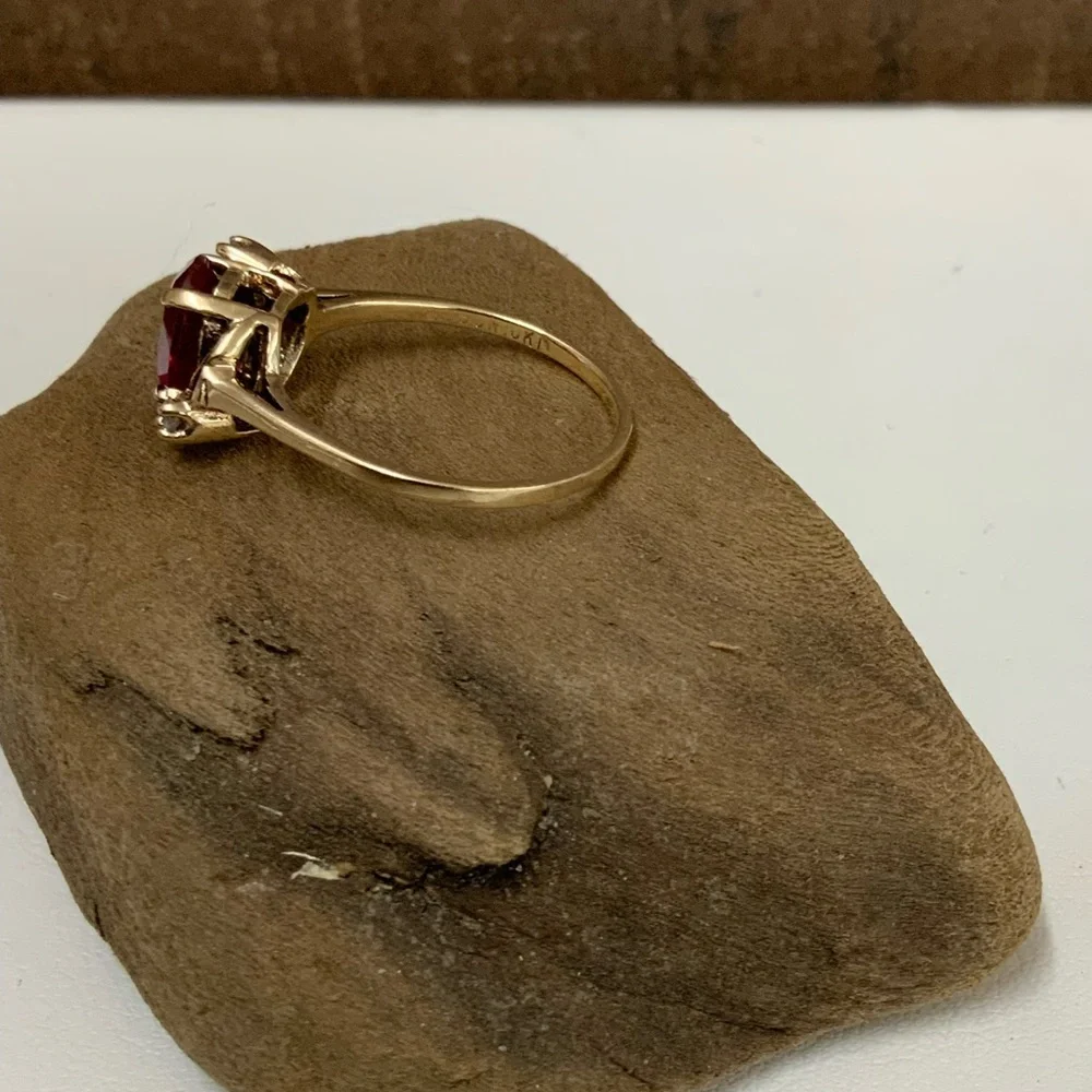 Gold ring - Picture 3 of 3